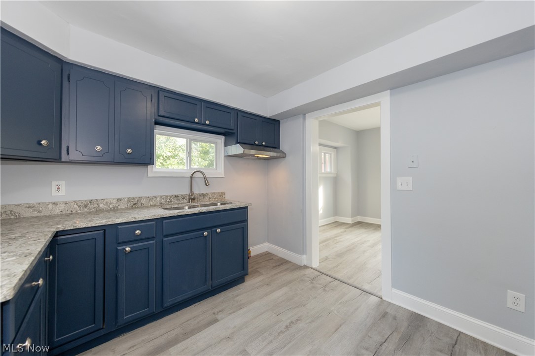 1677 Hillview Road Property Photo 10