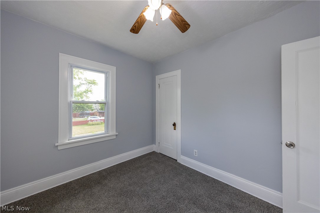 1677 Hillview Road Property Photo 13