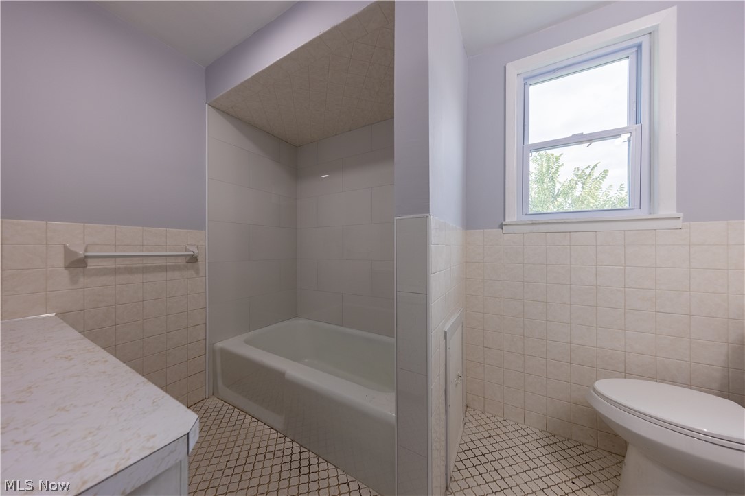 1677 Hillview Road Property Photo 21