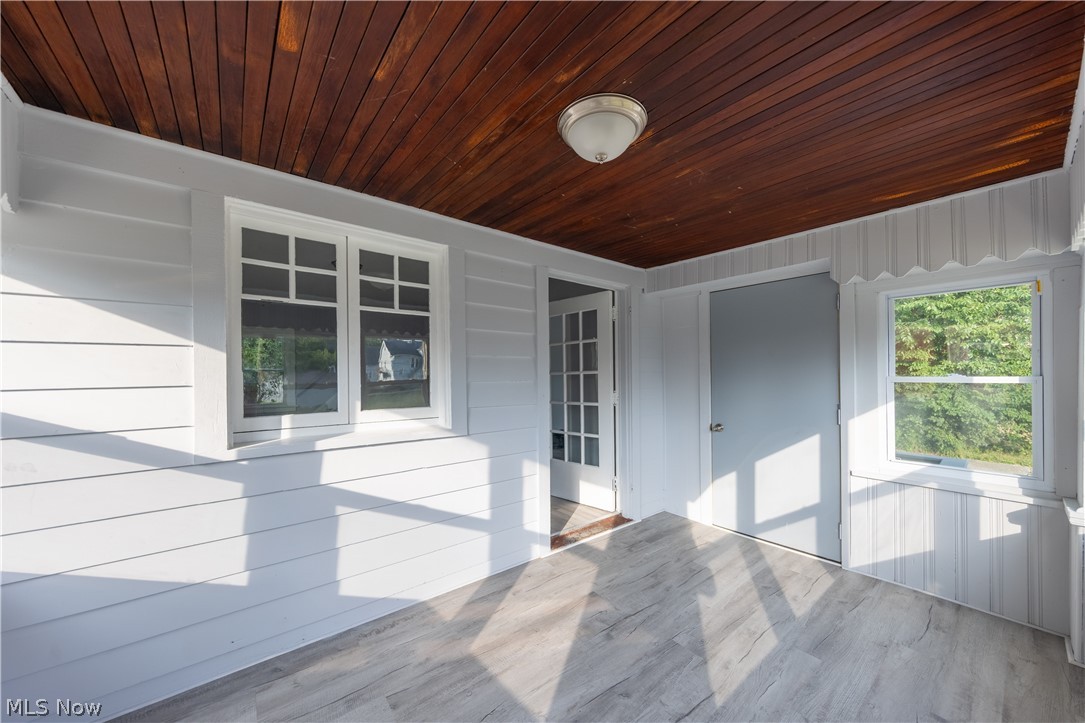 1677 Hillview Road Property Photo 24