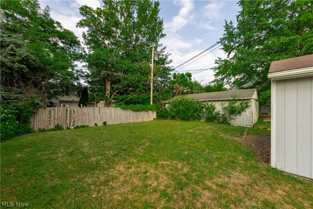1677 Hillview Road Property Photo 27