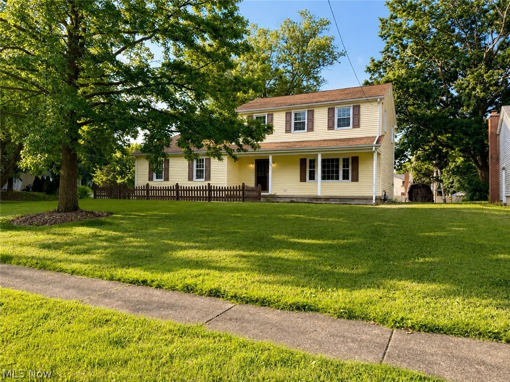 707 Oakridge Drive Property Photo 4