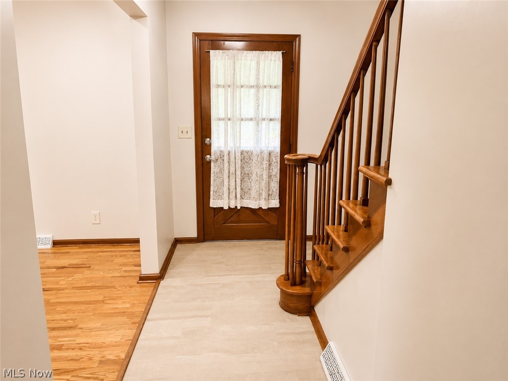 707 Oakridge Drive Property Photo 10