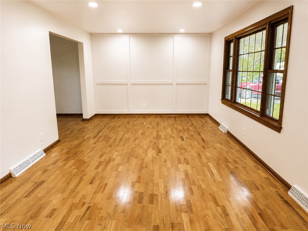 707 Oakridge Drive Property Photo 11