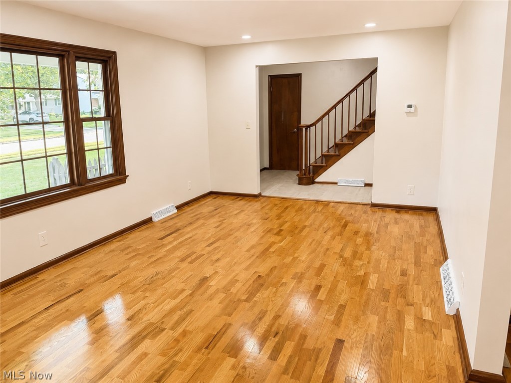 707 Oakridge Drive Property Photo 13