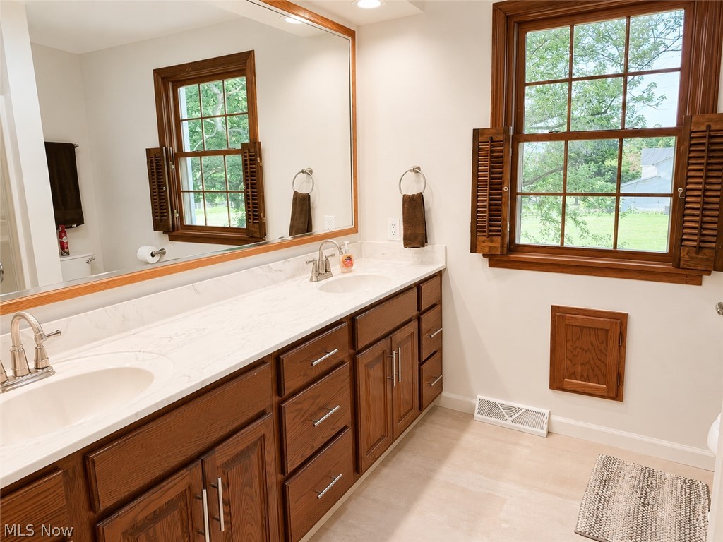 707 Oakridge Drive Property Photo 29