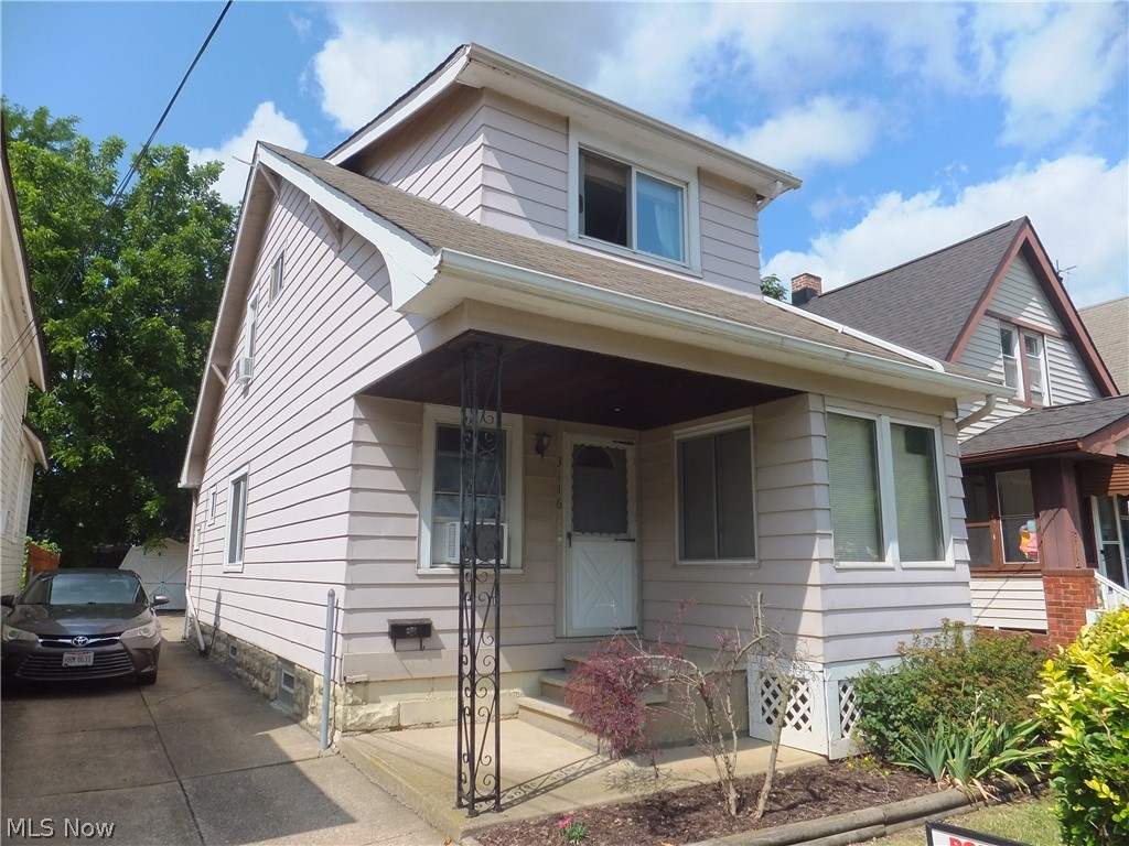 3116 Saratoga Avenue Property Photo 1
