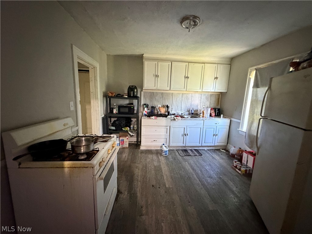 11101 Nelson Avenue Property Photo 15