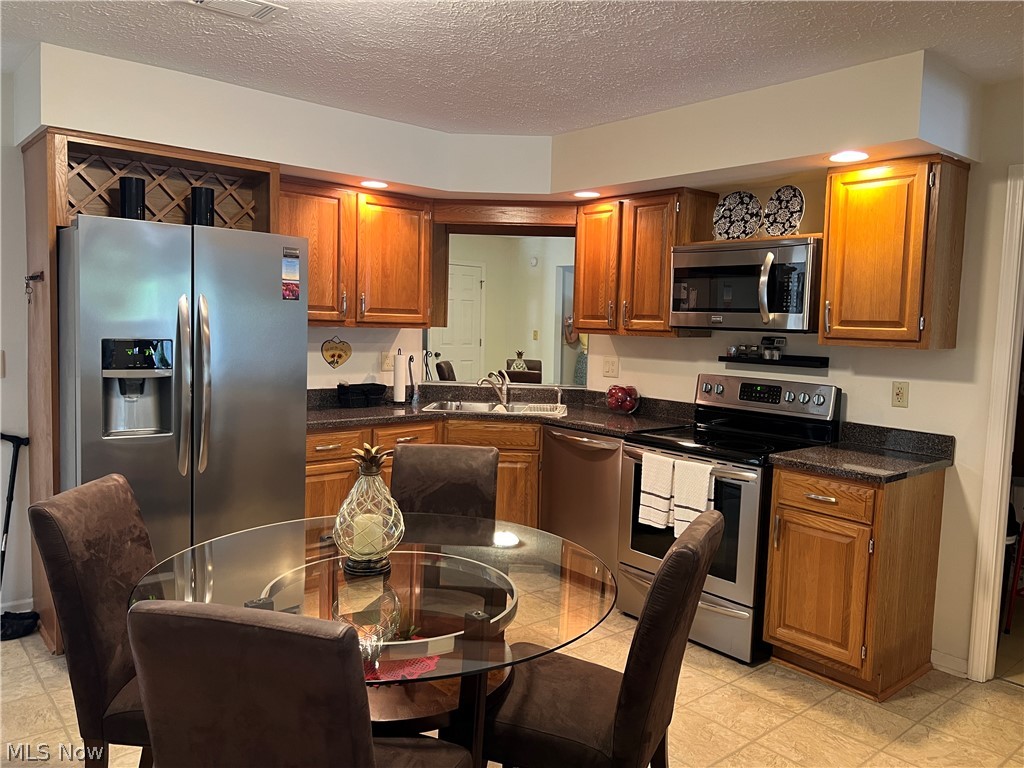 403 Rivers Edge Drive Property Photo 2