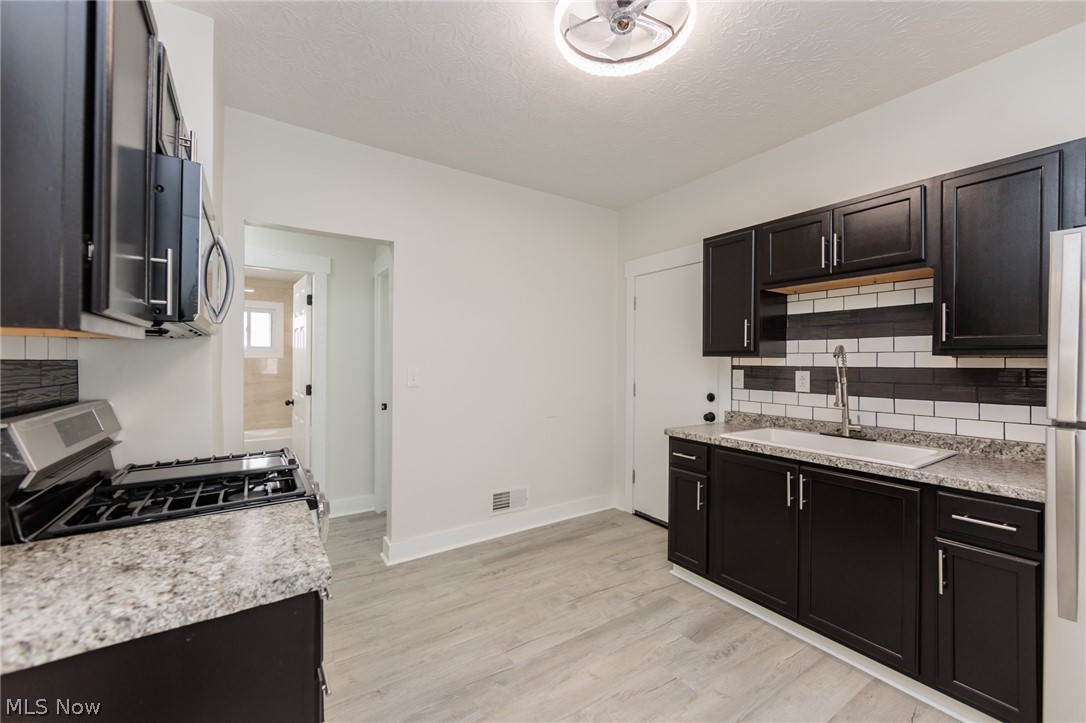11711 Buckingham Avenue Property Photo 11