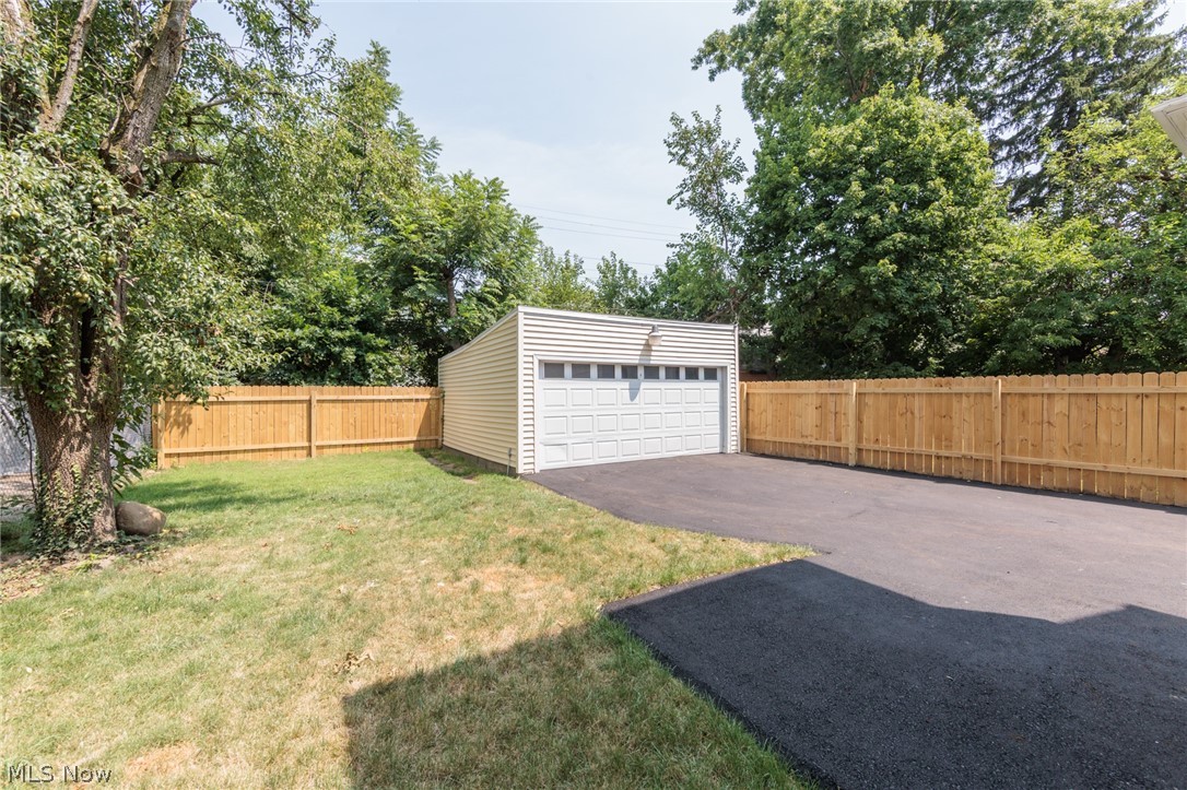 11711 Buckingham Avenue Property Photo 50