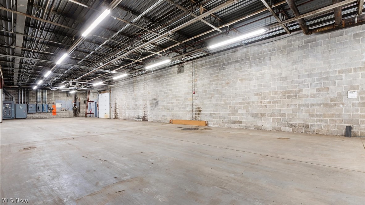 2411 E Wheeling Avenue Property Photo 13