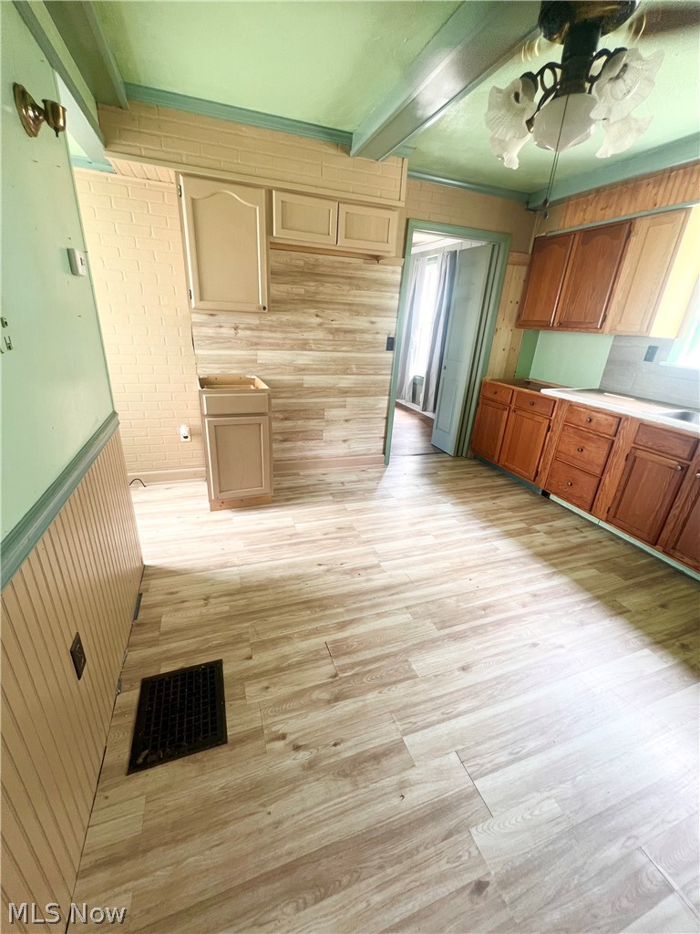457 Sharp Avenue Property Photo 17