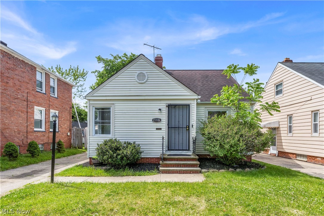 21106 Gardenview Drive Property Photo 1