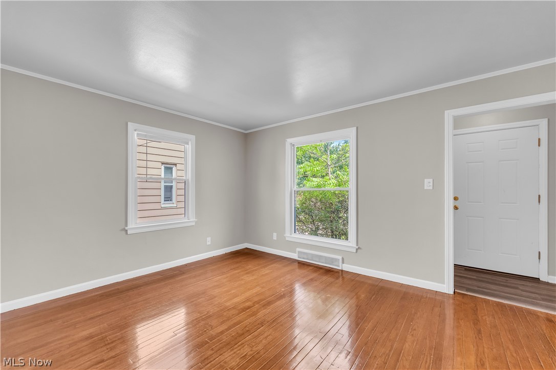 21106 Gardenview Drive Property Photo 3