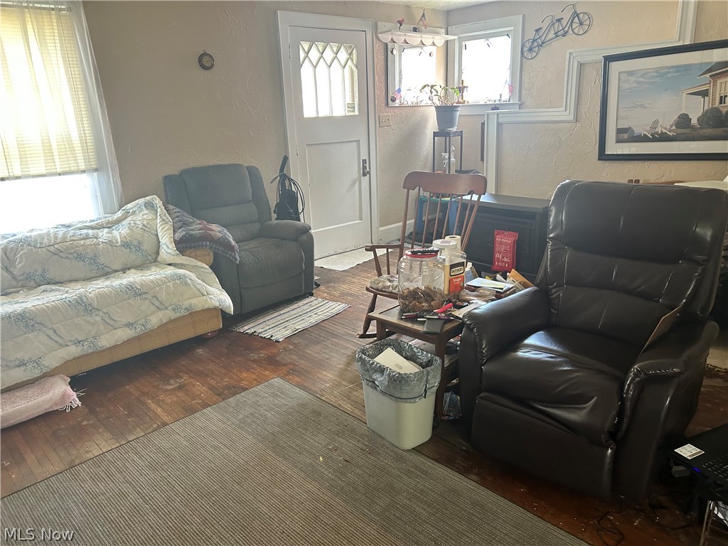 1726 E 45th Street Property Photo 3