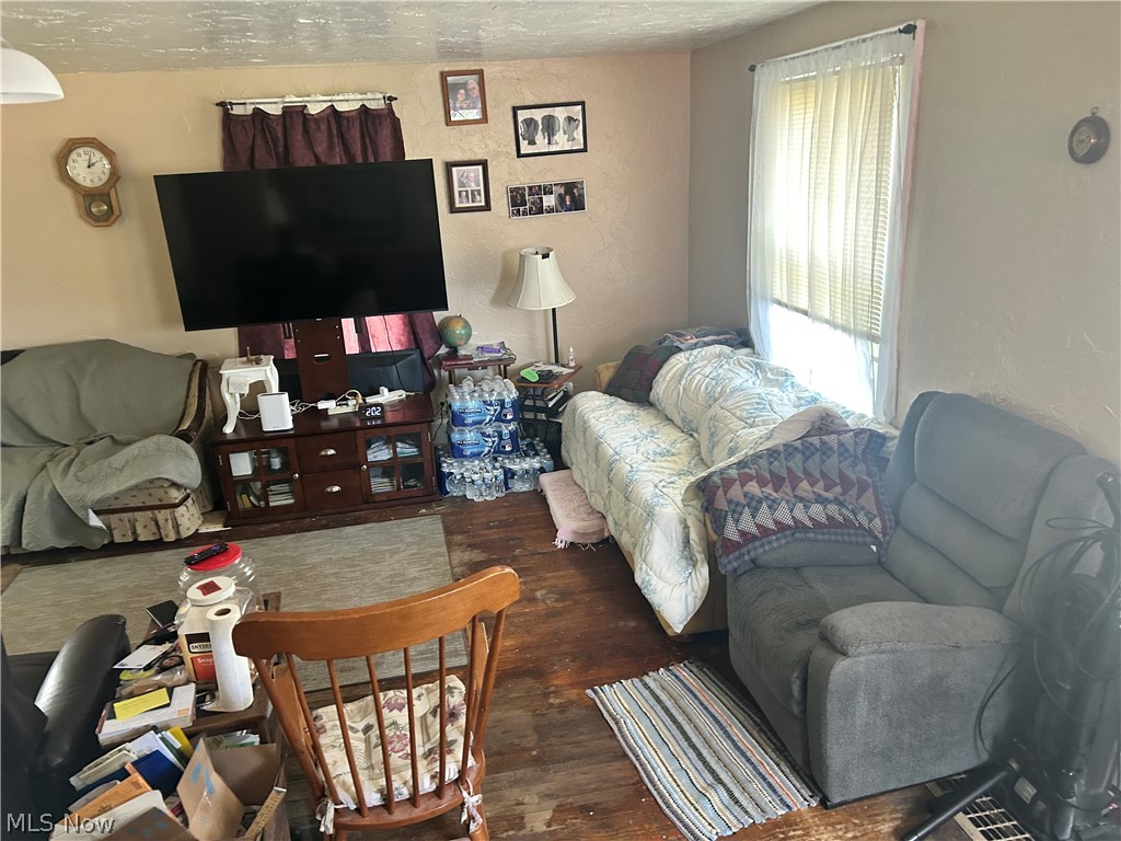 1726 E 45th Street Property Photo 4