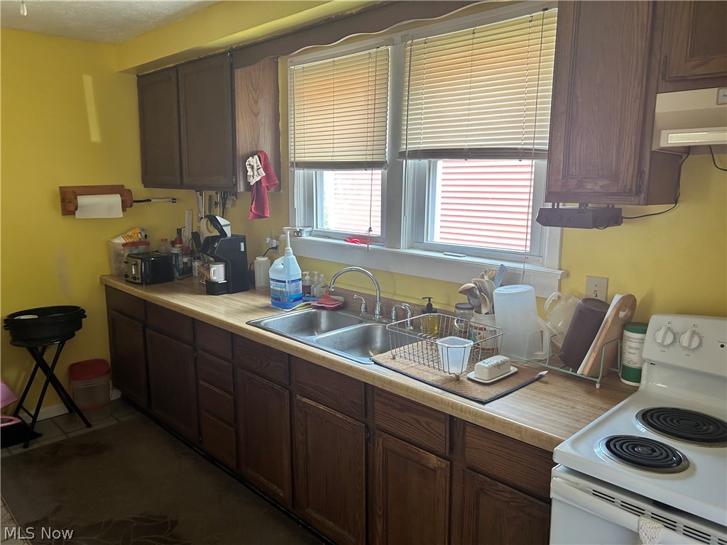 1726 E 45th Street Property Photo 10