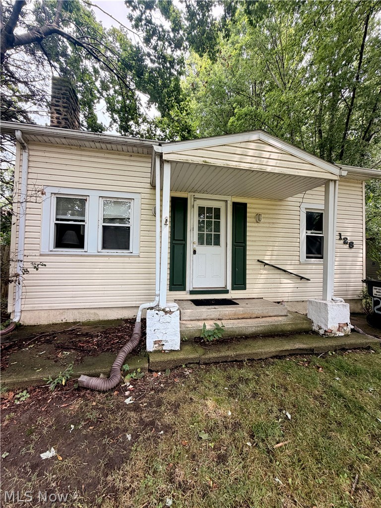 128 Lakeview Boulevard Property Photo 1