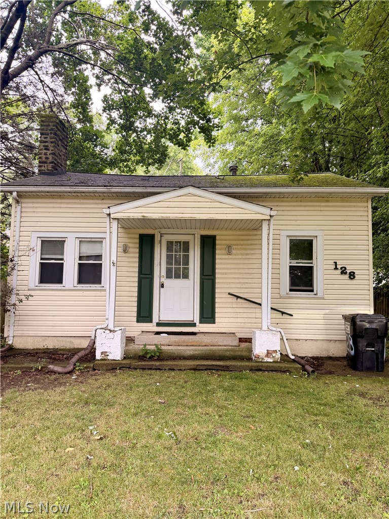 128 Lakeview Boulevard Property Photo 2