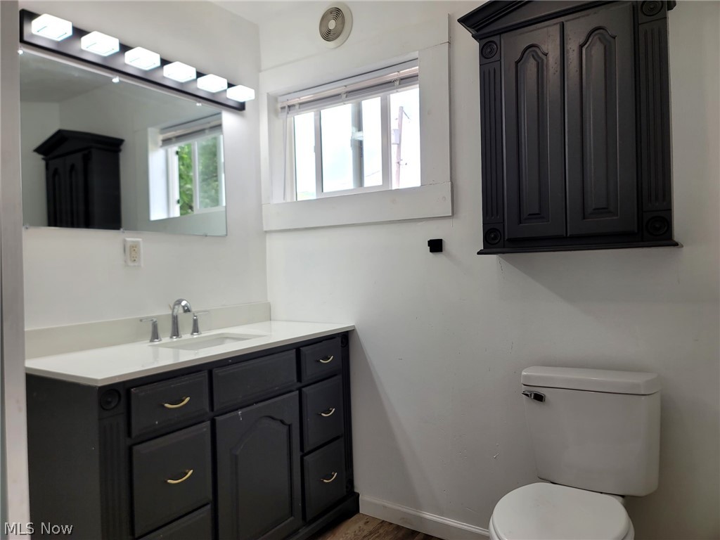 559 E Exchange E Property Photo 8
