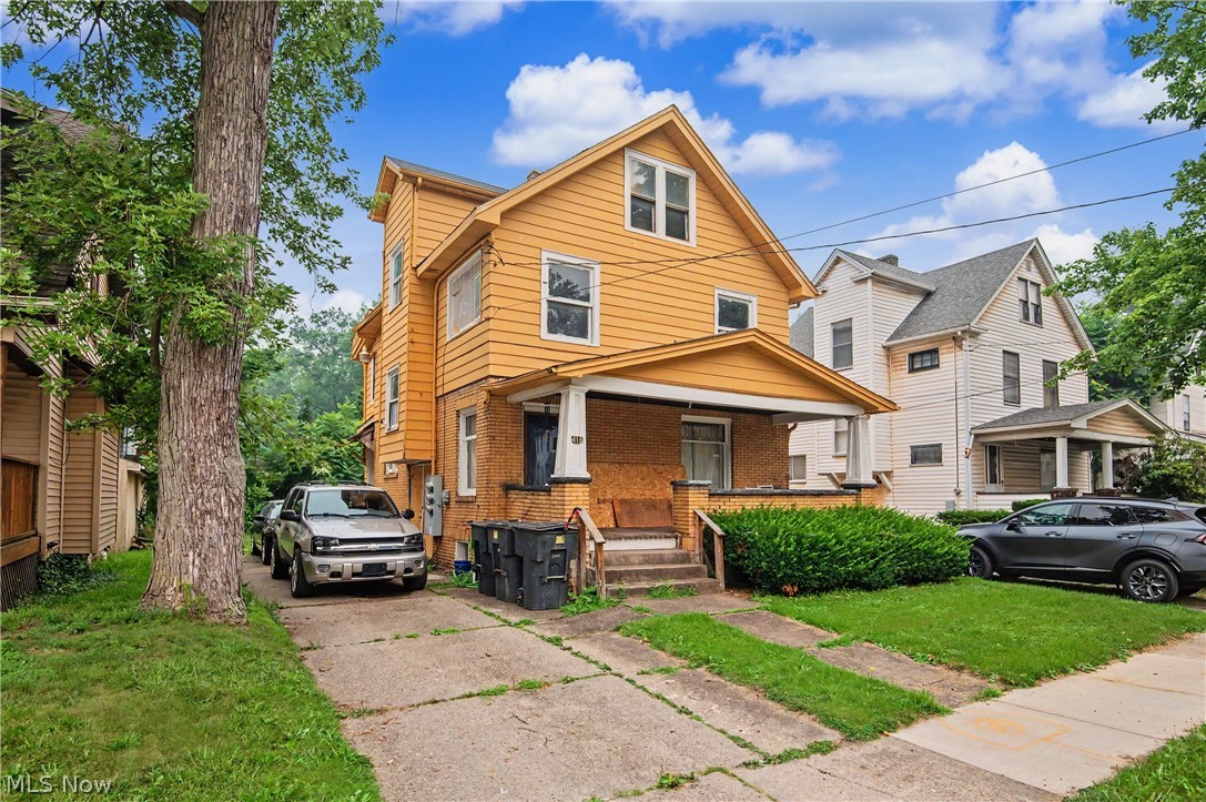 416 Laird Avenue Se Property Photo 3