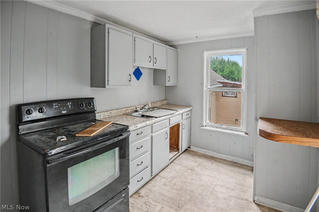 416 Laird Avenue Se Property Photo 8