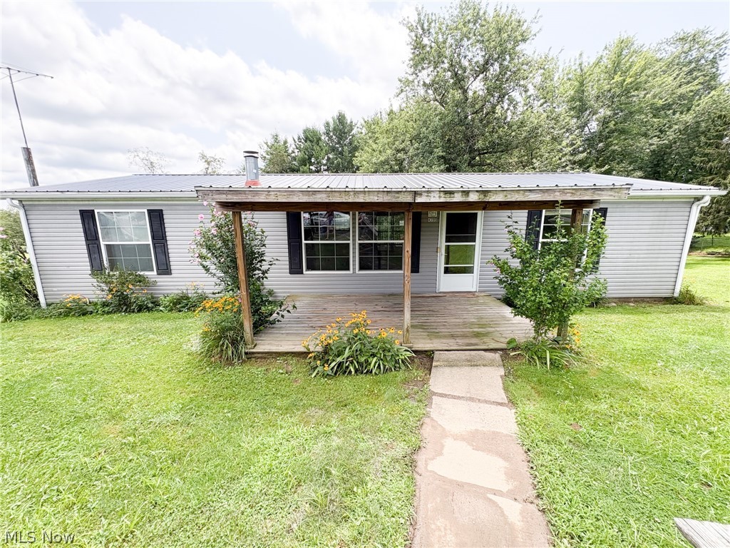 43195 South Avenue Property Photo 1