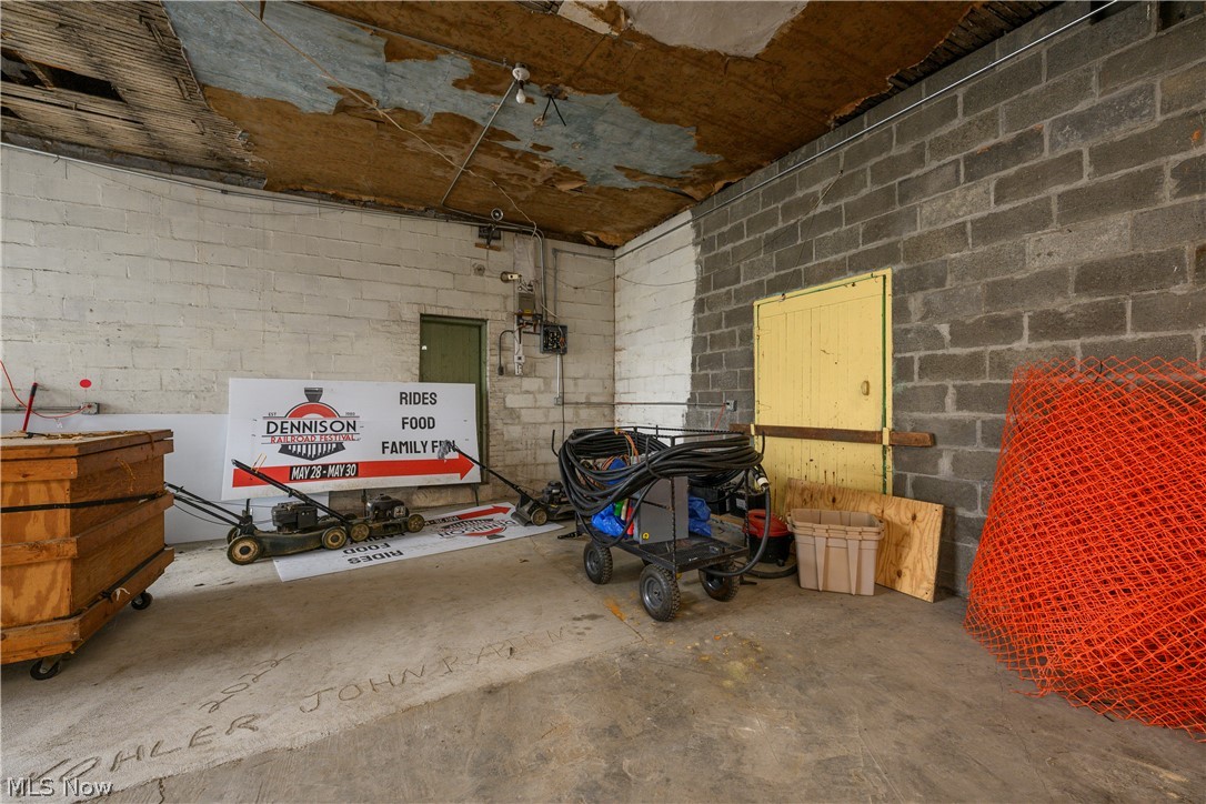 10 S 3rd Street Property Photo 9