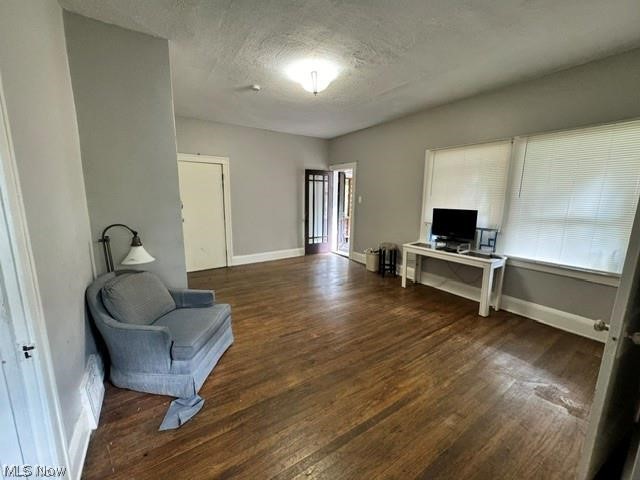 568 101 Street Property Photo 2