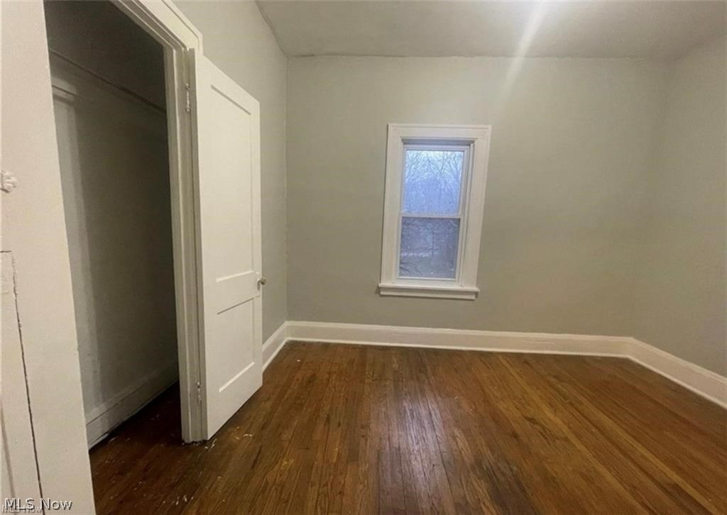 568 101 Street Property Photo 4