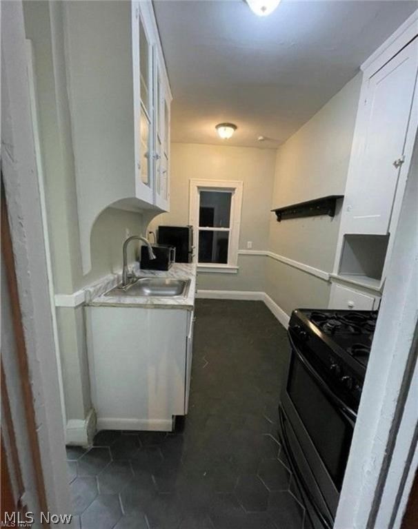 568 101 Street Property Photo 8