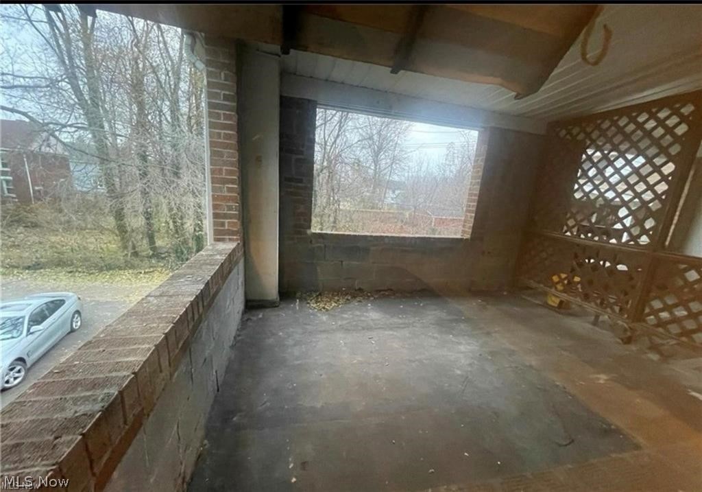 568 101 Street Property Photo 9