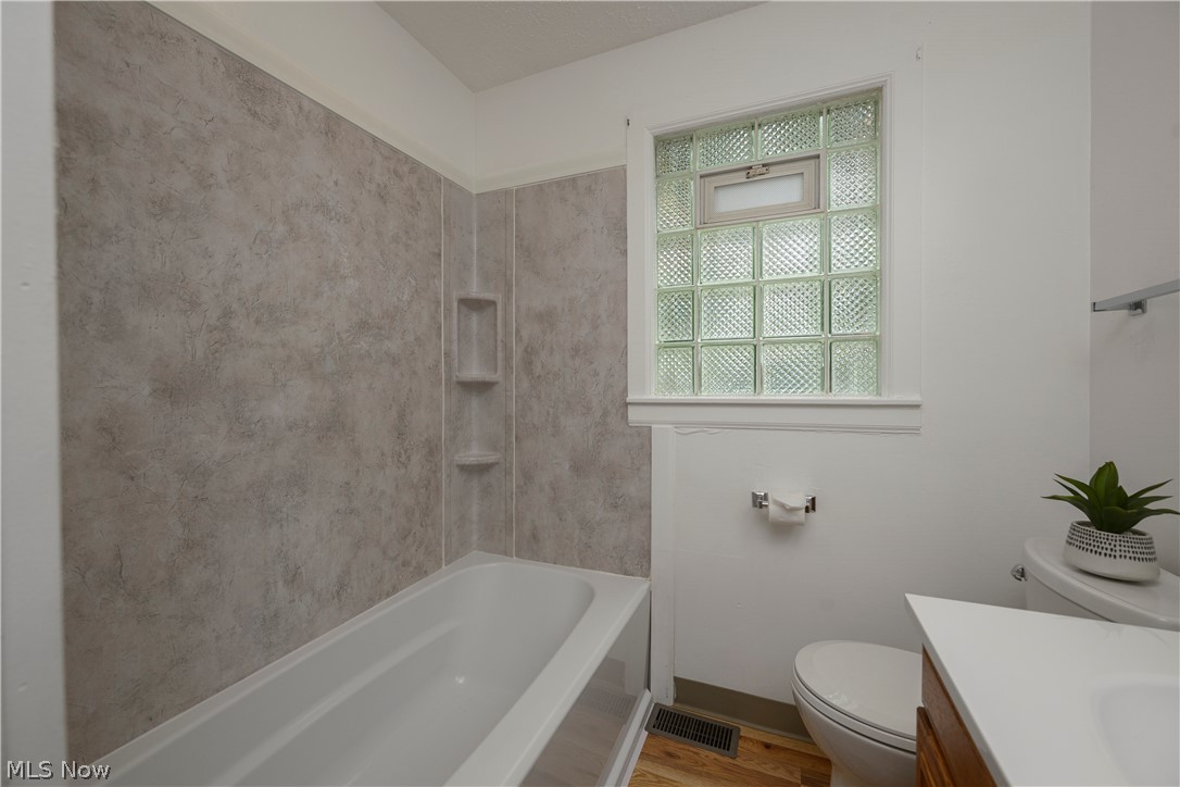 1320 19th Street Ne Property Photo 4