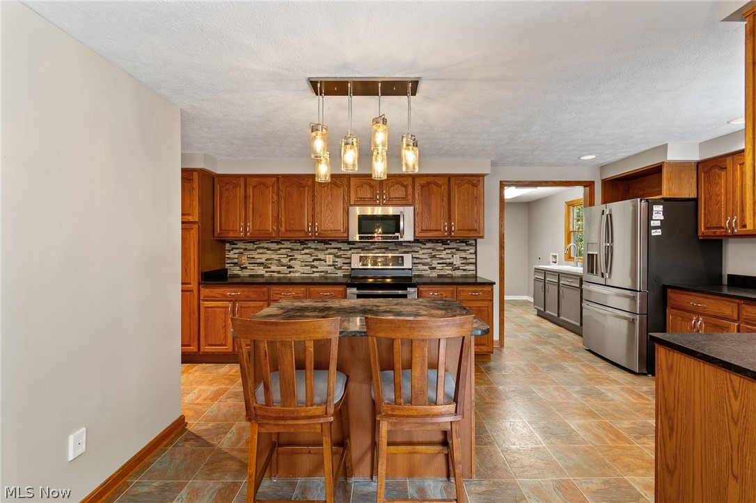 559 Berkshire Drive Property Photo 7