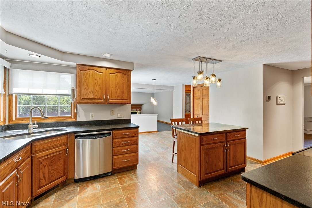 559 Berkshire Drive Property Photo 9