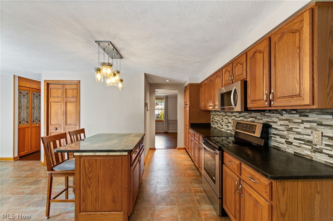 559 Berkshire Drive Property Photo 10