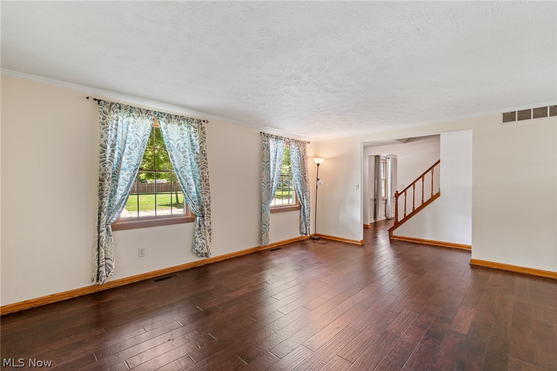 559 Berkshire Drive Property Photo 17