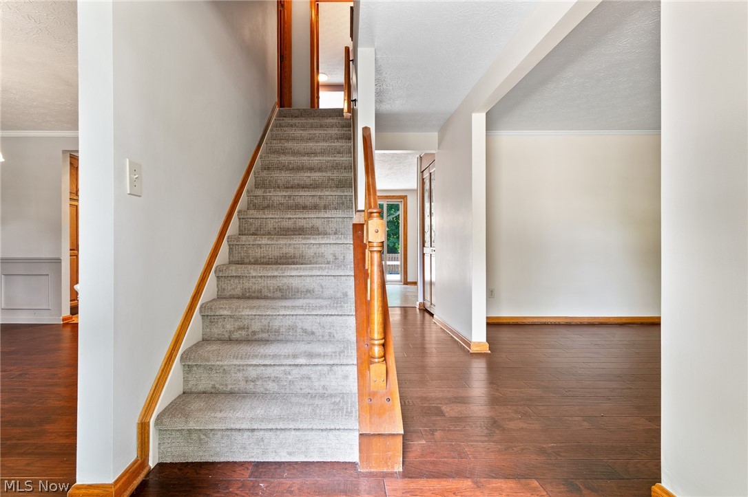 559 Berkshire Drive Property Photo 20