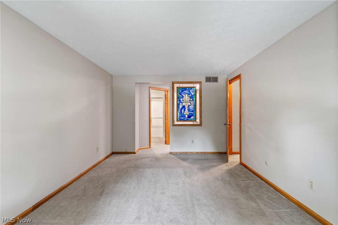 559 Berkshire Drive Property Photo 23