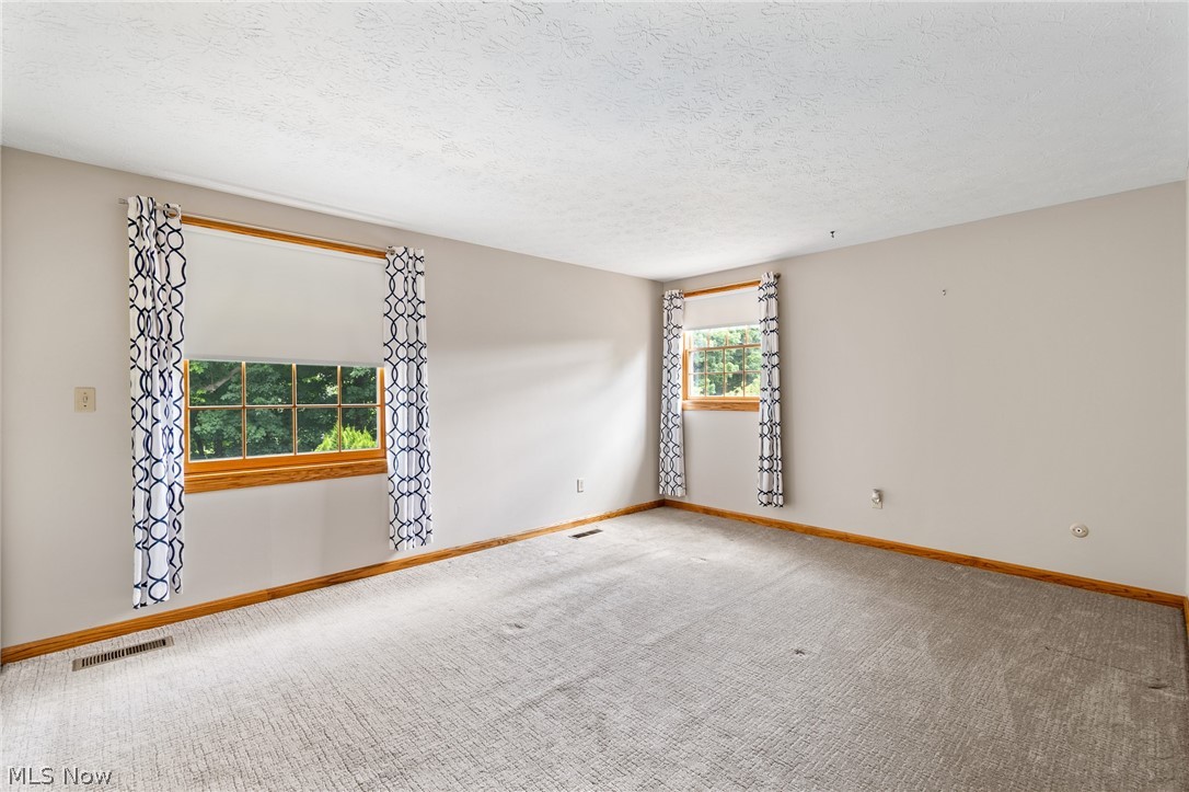 559 Berkshire Drive Property Photo 26