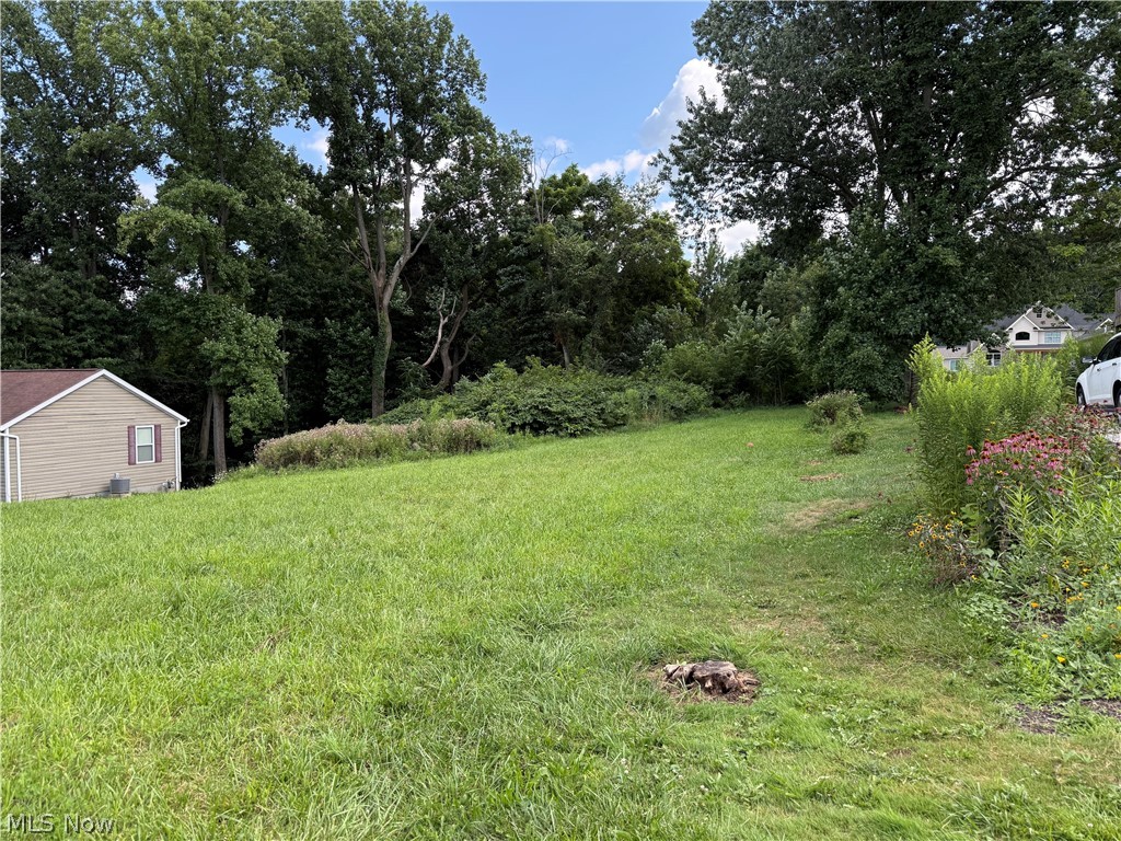 Summit Street Property Photo 2