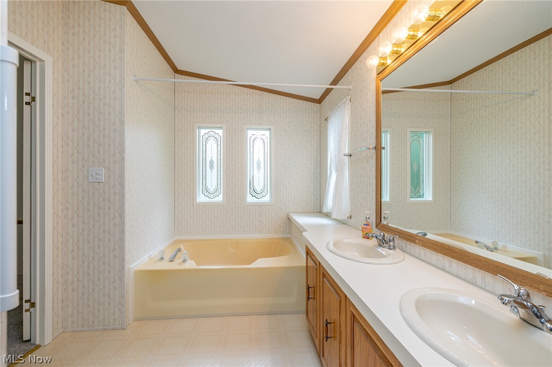 8 Jessica Lane Property Photo 33