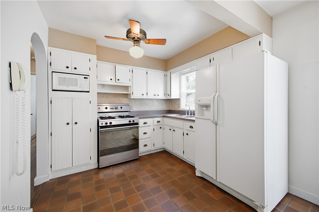 4642 Euclid Boulevard Property Photo 3