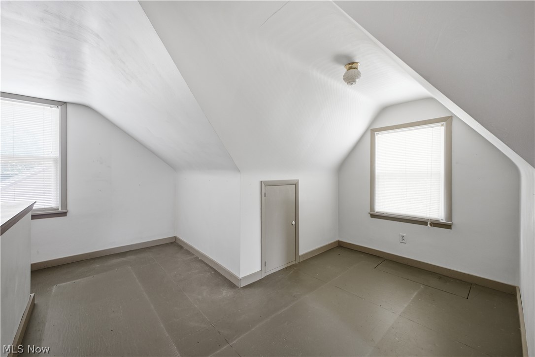 4642 Euclid Boulevard Property Photo 14