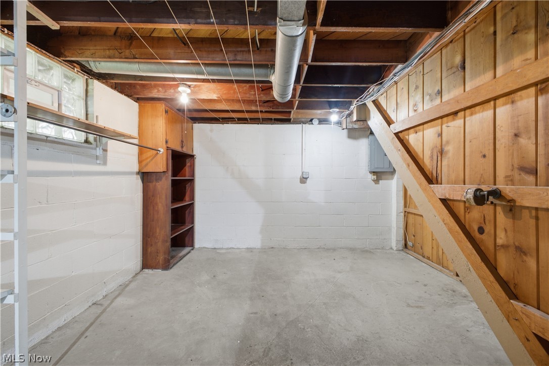 4642 Euclid Boulevard Property Photo 17