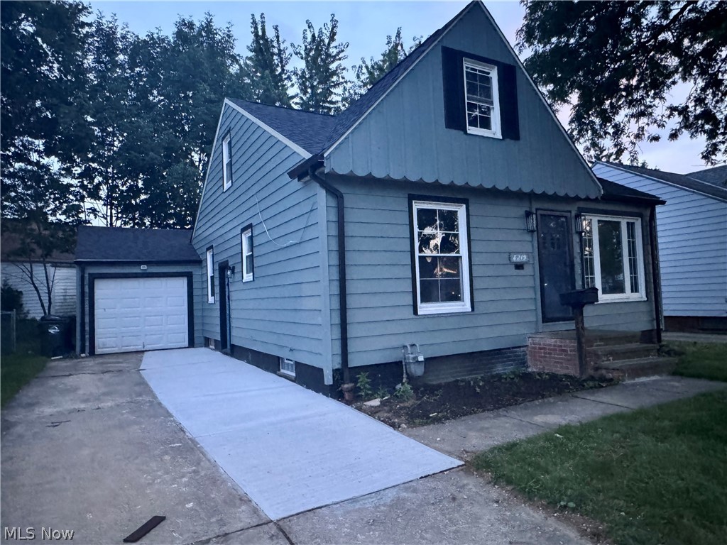 8219 Wainstead Drive Property Photo 39