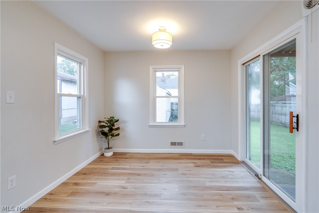 705 E Catawba Avenue Property Photo 11