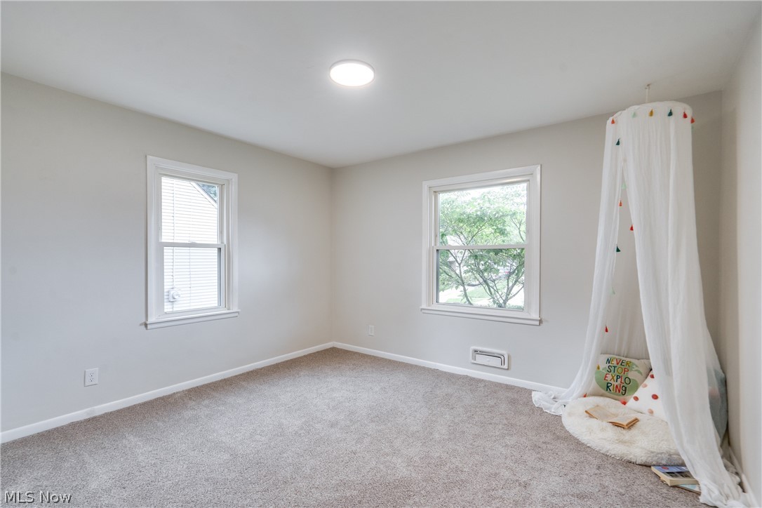 705 E Catawba Avenue Property Photo 13