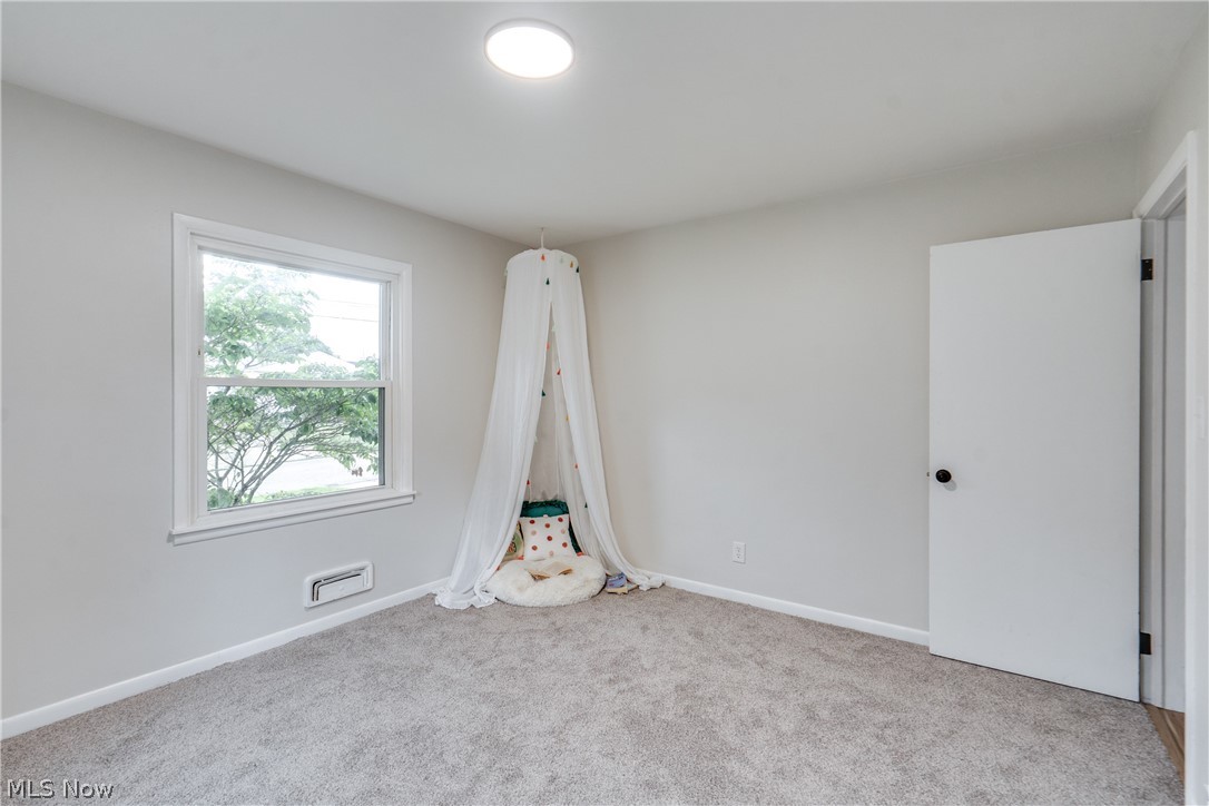 705 E Catawba Avenue Property Photo 14